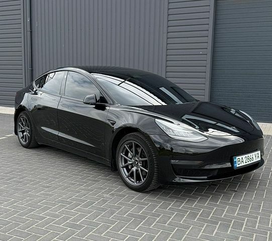 Черный Тесла Модель 3, объемом двигателя 0 л и пробегом 134 тыс. км за 17900 $, фото 1 на Automoto.ua
