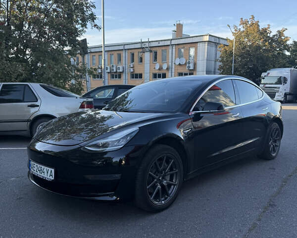 Черный Тесла Модель 3, объемом двигателя 0 л и пробегом 98 тыс. км за 16200 $, фото 1 на Automoto.ua