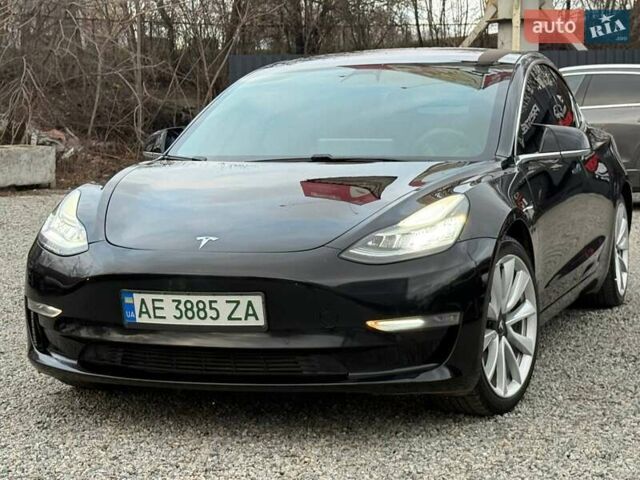 Чорний Тесла Модель 3, об'ємом двигуна 0 л та пробігом 150 тис. км за 15900 $, фото 1 на Automoto.ua