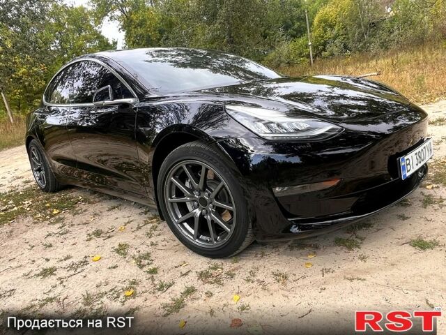 Чорний Тесла Модель 3, об'ємом двигуна 0 л та пробігом 16000 тис. км за 16700 $, фото 1 на Automoto.ua