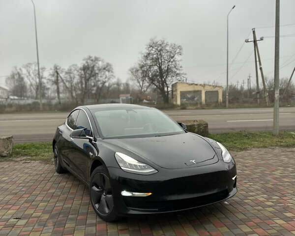 Черный Тесла Модель 3, объемом двигателя 0 л и пробегом 137 тыс. км за 13200 $, фото 1 на Automoto.ua