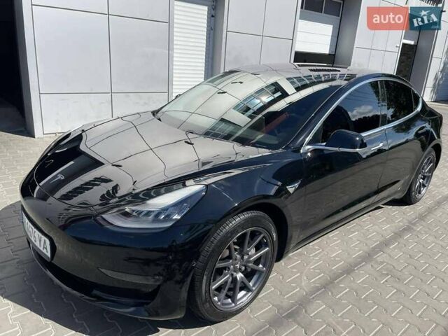 Черный Тесла Модель 3, объемом двигателя 0 л и пробегом 107 тыс. км за 17700 $, фото 1 на Automoto.ua