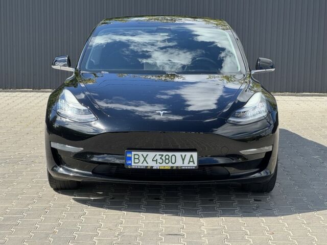 Черный Тесла Модель 3, объемом двигателя 0 л и пробегом 153 тыс. км за 13799 $, фото 1 на Automoto.ua
