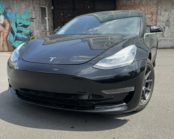 Черный Тесла Модель 3, объемом двигателя 0 л и пробегом 74 тыс. км за 16000 $, фото 1 на Automoto.ua