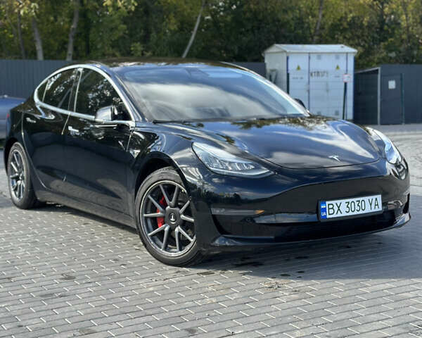 Чорний Тесла Модель 3, об'ємом двигуна 0 л та пробігом 136 тис. км за 17300 $, фото 1 на Automoto.ua