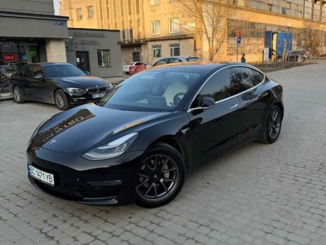 Чорний Тесла Модель 3, об'ємом двигуна 0 л та пробігом 92 тис. км за 16900 $, фото 1 на Automoto.ua