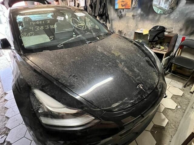 Чорний Тесла Модель 3, об'ємом двигуна 0 л та пробігом 103 тис. км за 12300 $, фото 1 на Automoto.ua