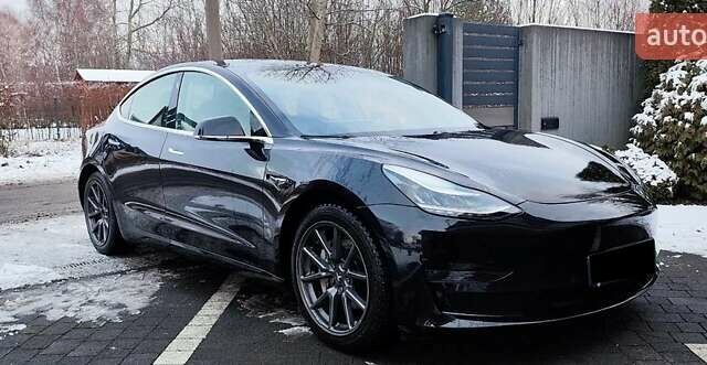 Черный Тесла Модель 3, объемом двигателя 0 л и пробегом 110 тыс. км за 14800 $, фото 1 на Automoto.ua
