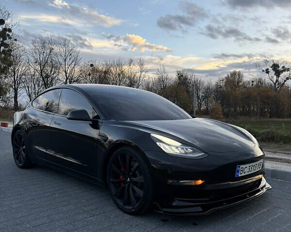 Черный Тесла Модель 3, объемом двигателя 0 л и пробегом 112 тыс. км за 20000 $, фото 1 на Automoto.ua