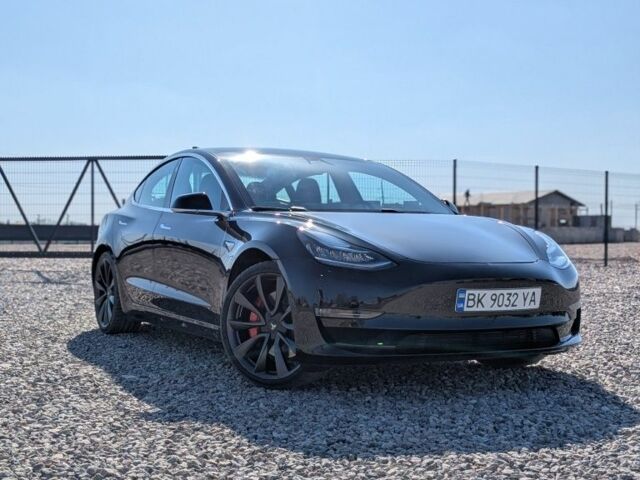 Черный Тесла Модель 3, объемом двигателя 0 л и пробегом 150 тыс. км за 17300 $, фото 1 на Automoto.ua