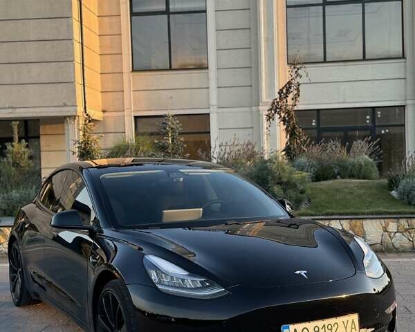 Черный Тесла Модель 3, объемом двигателя 0 л и пробегом 69 тыс. км за 19500 $, фото 1 на Automoto.ua