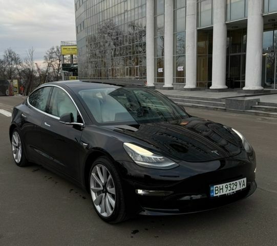 Чорний Тесла Модель 3, об'ємом двигуна 0 л та пробігом 65 тис. км за 18000 $, фото 1 на Automoto.ua
