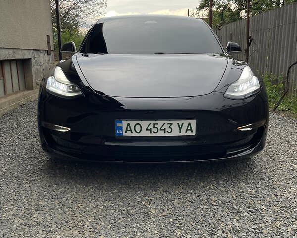 Тесла Модель 3 2020 в Ужгороде на Automoto.ua Черный Тесла Модель 3, объемом двигателя 0 л и пробегом 159 тыс. км за 16400 $, фото 1 на Automoto.ua