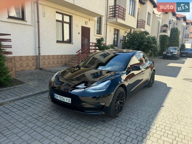 Черный Тесла Модель 3, объемом двигателя 0 л и пробегом 67 тыс. км за 17900 $, фото 1 на Automoto.ua