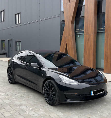 Чорний Тесла Модель 3, об'ємом двигуна 0 л та пробігом 106 тис. км за 15900 $, фото 1 на Automoto.ua