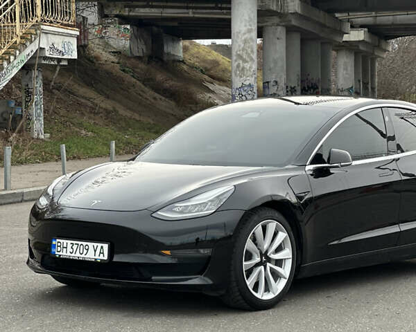 Черный Тесла Модель 3, объемом двигателя 0 л и пробегом 141 тыс. км за 19000 $, фото 1 на Automoto.ua