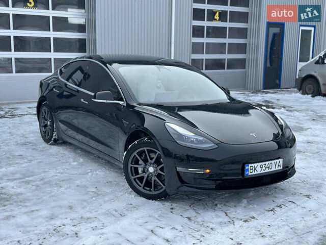 Черный Тесла Модель 3, объемом двигателя 0 л и пробегом 122 тыс. км за 14300 $, фото 1 на Automoto.ua