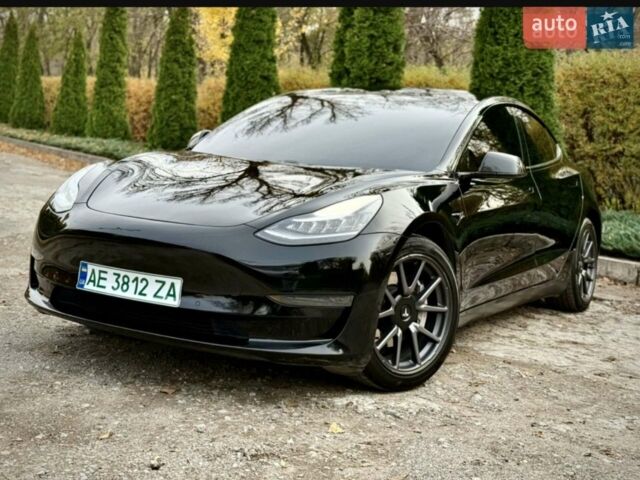 Чорний Тесла Модель 3, об'ємом двигуна 0 л та пробігом 125 тис. км за 16500 $, фото 1 на Automoto.ua