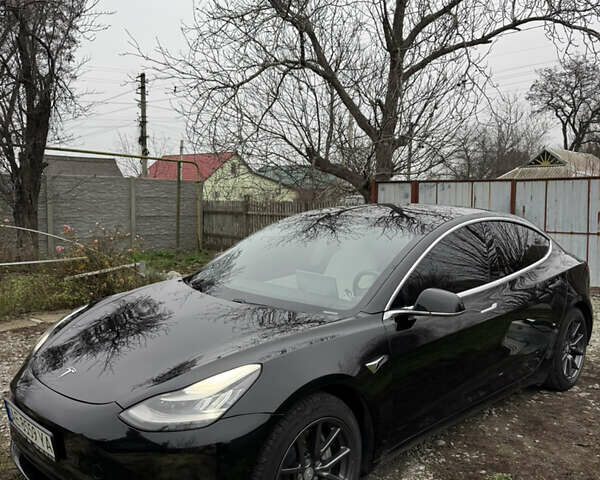Черный Тесла Модель 3, объемом двигателя 0 л и пробегом 76 тыс. км за 16900 $, фото 1 на Automoto.ua
