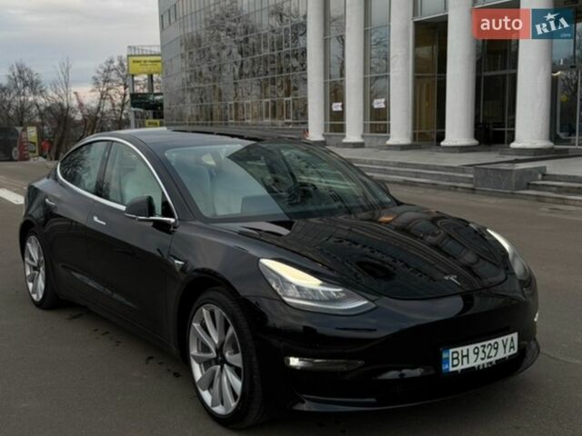 Черный Тесла Модель 3, объемом двигателя 0 л и пробегом 65 тыс. км за 18500 $, фото 1 на Automoto.ua