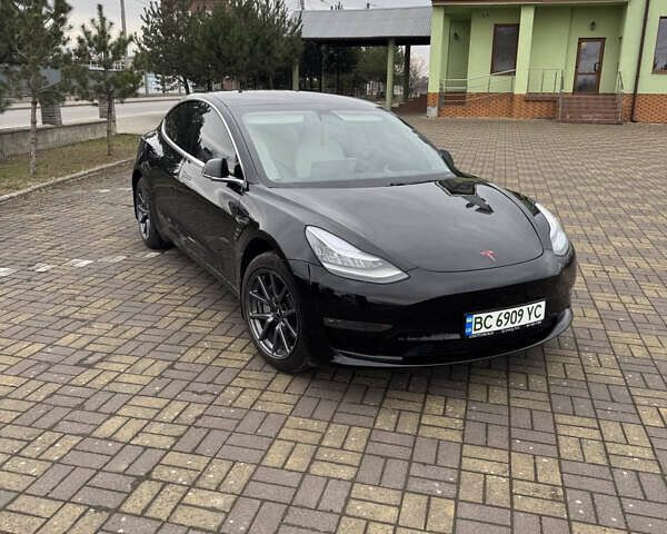 Чорний Тесла Модель 3, об'ємом двигуна 0 л та пробігом 117 тис. км за 19100 $, фото 1 на Automoto.ua