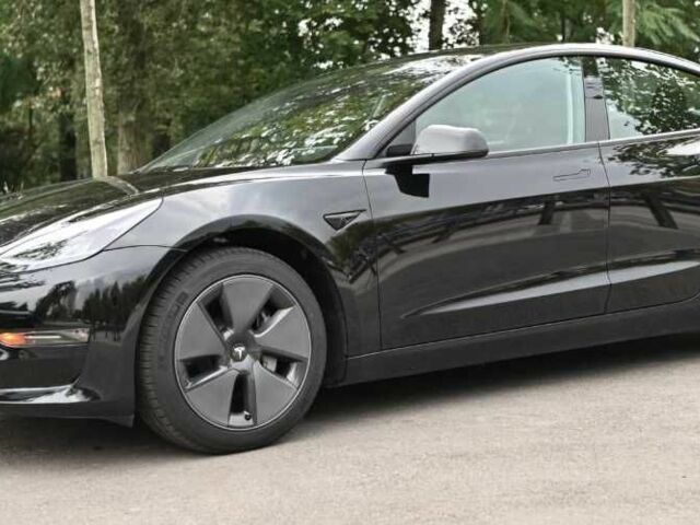 Чорний Тесла Модель 3, об'ємом двигуна 0 л та пробігом 64 тис. км за 13600 $, фото 1 на Automoto.ua