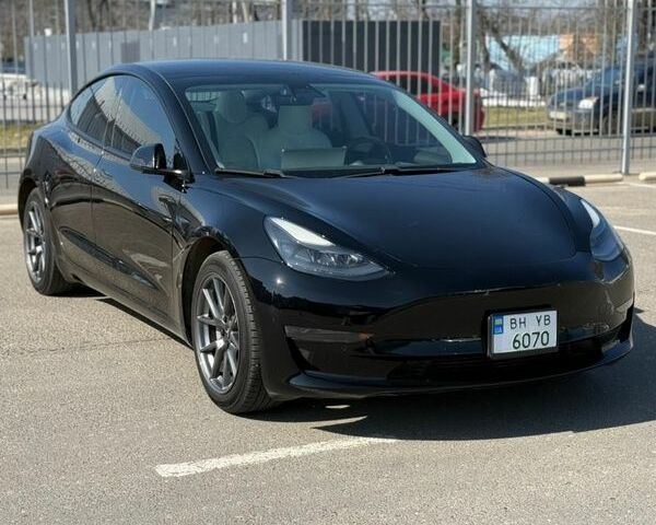 Черный Тесла Модель 3, объемом двигателя 0 л и пробегом 77 тыс. км за 17500 $, фото 1 на Automoto.ua