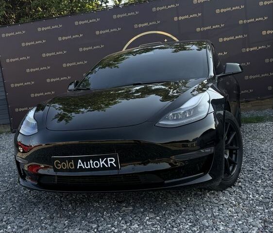 Черный Тесла Модель 3, объемом двигателя 0 л и пробегом 136 тыс. км за 18510 $, фото 1 на Automoto.ua