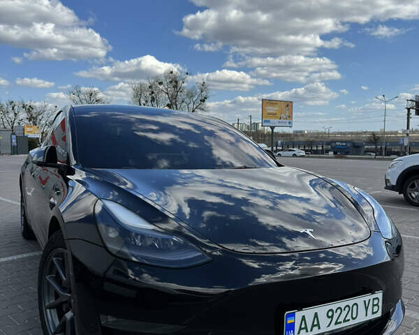 Чорний Тесла Модель 3, об'ємом двигуна 0 л та пробігом 81 тис. км за 27000 $, фото 1 на Automoto.ua