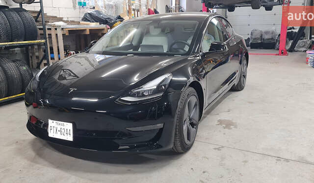 Черный Тесла Модель 3, объемом двигателя 0 л и пробегом 30 тыс. км за 16500 $, фото 1 на Automoto.ua
