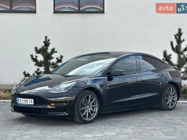 Черный Тесла Модель 3, объемом двигателя 0 л и пробегом 68 тыс. км за 17900 $, фото 1 на Automoto.ua
