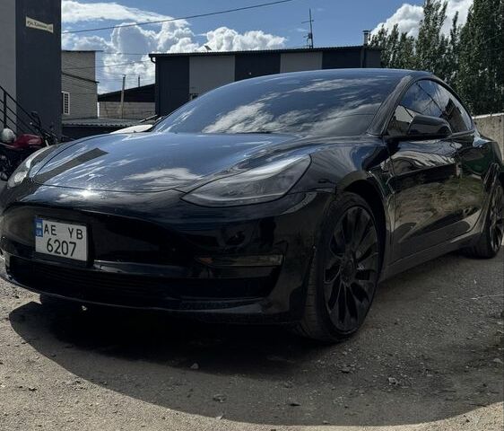 Черный Тесла Модель 3, объемом двигателя 0 л и пробегом 54 тыс. км за 24300 $, фото 1 на Automoto.ua
