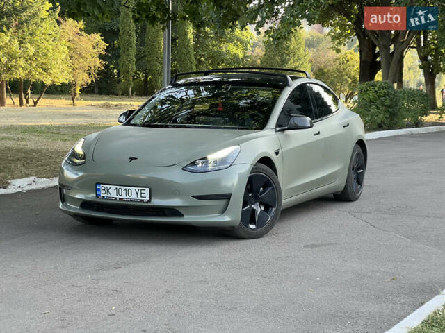 Чорний Тесла Модель 3, об'ємом двигуна 0 л та пробігом 64 тис. км за 17500 $, фото 1 на Automoto.ua