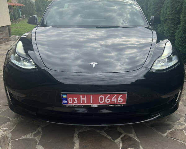 Тесла Модель 3 2022 в Ужгороде на Automoto.ua Черный Тесла Модель 3, объемом двигателя 0 л и пробегом 230 тыс. км за 15999 $, фото 1 на Automoto.ua