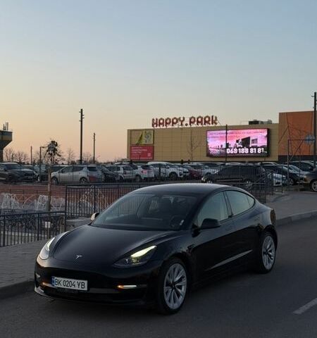 Черный Тесла Модель 3, объемом двигателя 0 л и пробегом 255 тыс. км за 15800 $, фото 1 на Automoto.ua