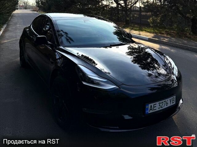 Чорний Тесла Модель 3, об'ємом двигуна 55 л та пробігом 161 тис. км за 16999 $, фото 1 на Automoto.ua