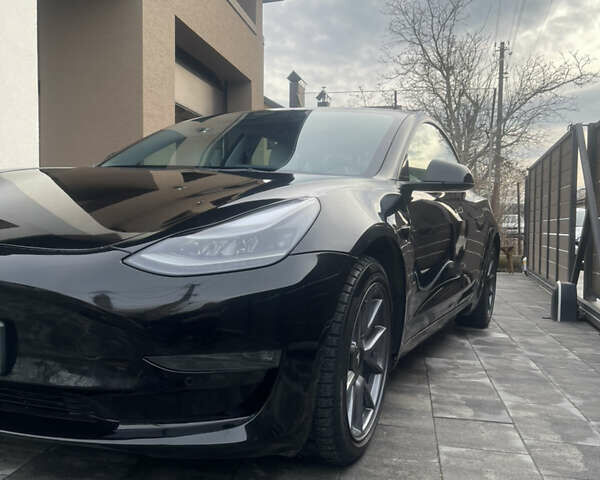 Черный Тесла Модель 3, объемом двигателя 0 л и пробегом 49 тыс. км за 24000 $, фото 1 на Automoto.ua