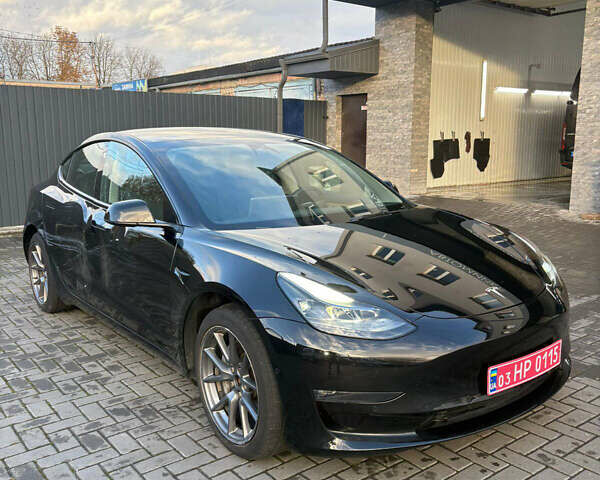 Тесла Модель 3 2022 у Рівному на Automoto.ua Чорний Тесла Модель 3, об'ємом двигуна 0 л та пробігом 78 тис. км за 19800 $, фото 1 на Automoto.ua