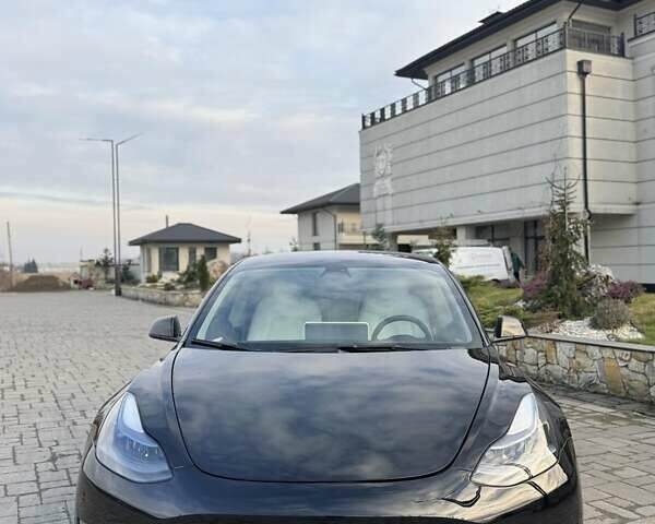 Чорний Тесла Модель 3, об'ємом двигуна 0 л та пробігом 47 тис. км за 23300 $, фото 1 на Automoto.ua