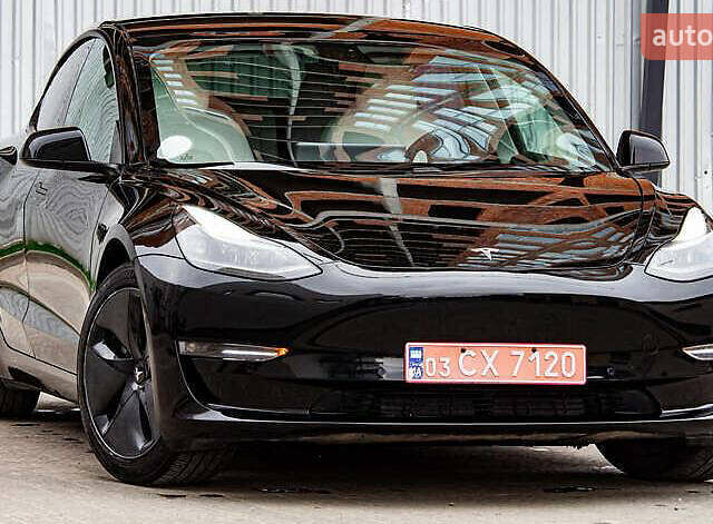 Черный Тесла Модель 3, объемом двигателя 0 л и пробегом 27 тыс. км за 17000 $, фото 1 на Automoto.ua