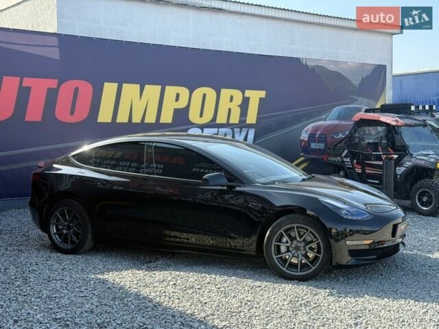 Чорний Тесла Модель 3, об'ємом двигуна 0 л та пробігом 60 тис. км за 17700 $, фото 1 на Automoto.ua