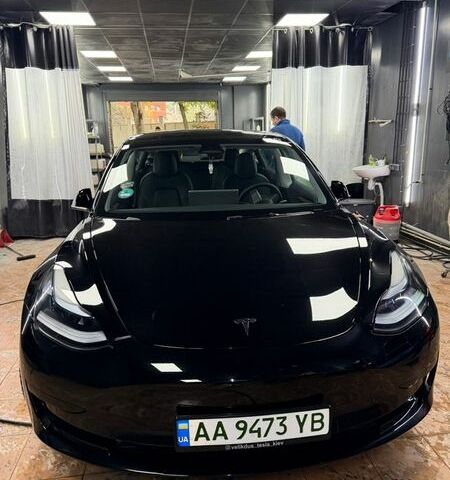 Черный Тесла Модель 3, объемом двигателя 0 л и пробегом 44 тыс. км за 23500 $, фото 1 на Automoto.ua