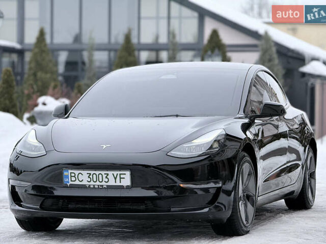 Черный Тесла Модель 3, объемом двигателя 0 л и пробегом 33 тыс. км за 19999 $, фото 1 на Automoto.ua