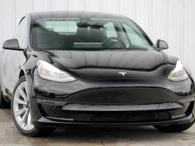 Черный Тесла Модель 3, объемом двигателя 0 л и пробегом 15 тыс. км за 15500 $, фото 1 на Automoto.ua
