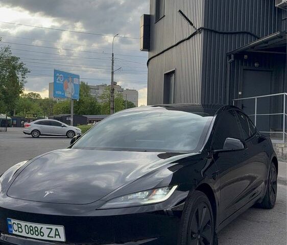 Черный Тесла Модель 3, объемом двигателя 0 л и пробегом 42 тыс. км за 25000 $, фото 1 на Automoto.ua