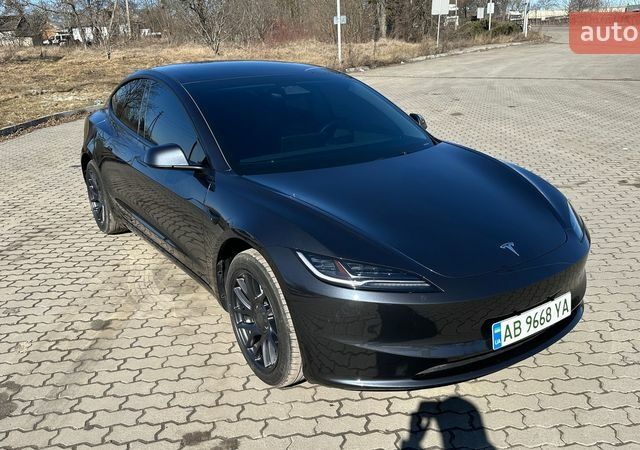 Чорний Тесла Модель 3, об'ємом двигуна 0 л та пробігом 8 тис. км за 27200 $, фото 1 на Automoto.ua