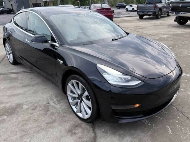 Чорний Тесла Модель 3, об'ємом двигуна 0 л та пробігом 42 тис. км за 9300 $, фото 1 на Automoto.ua