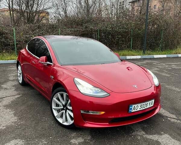 Красный Тесла Модель 3, объемом двигателя 0 л и пробегом 91 тыс. км за 18500 $, фото 1 на Automoto.ua