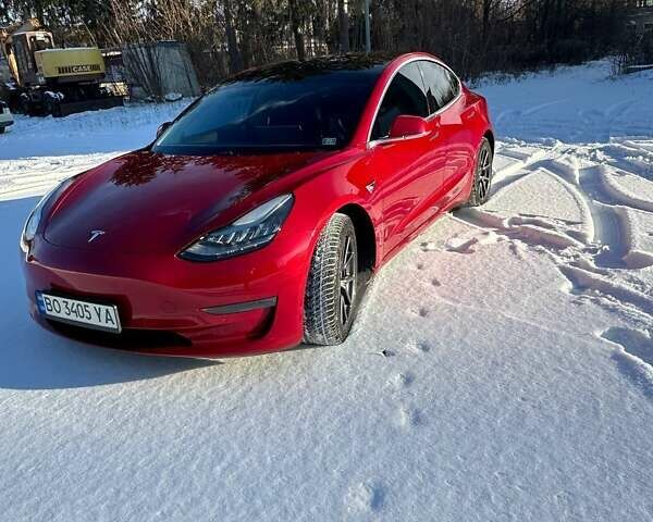 Красный Тесла Модель 3, объемом двигателя 0 л и пробегом 145 тыс. км за 15999 $, фото 1 на Automoto.ua