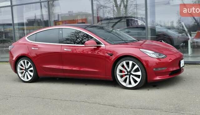 Красный Тесла Модель 3, объемом двигателя 0 л и пробегом 148 тыс. км за 17200 $, фото 1 на Automoto.ua